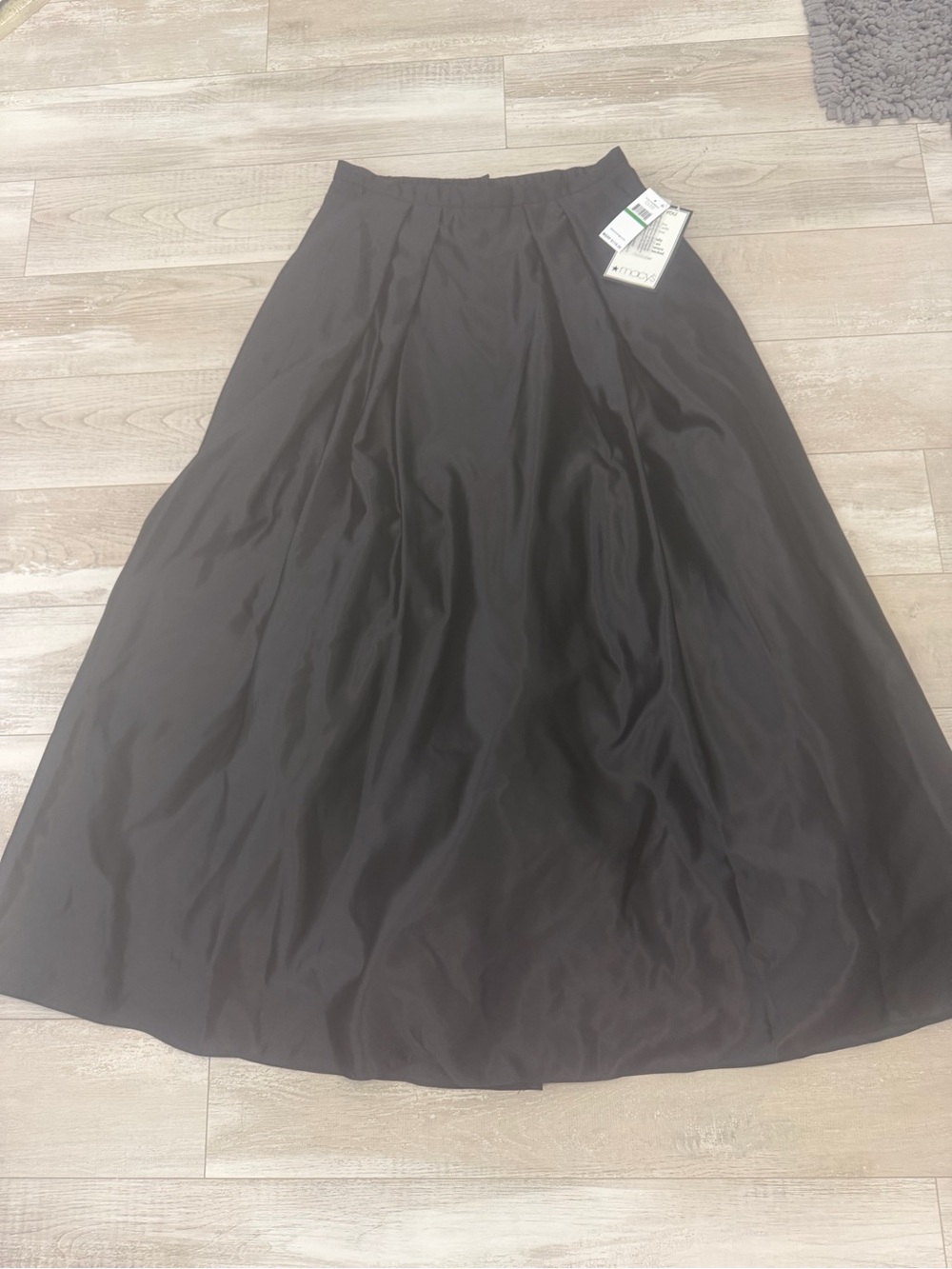 NWT Alex Evenings Black Satin Pleated Ballgown Maxi Skirt with Pockets - Size L - Picture 4 of 10